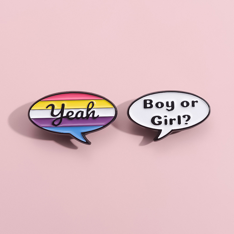 Broche de Metal con letras de  - Jewelry Making History reseña y precio