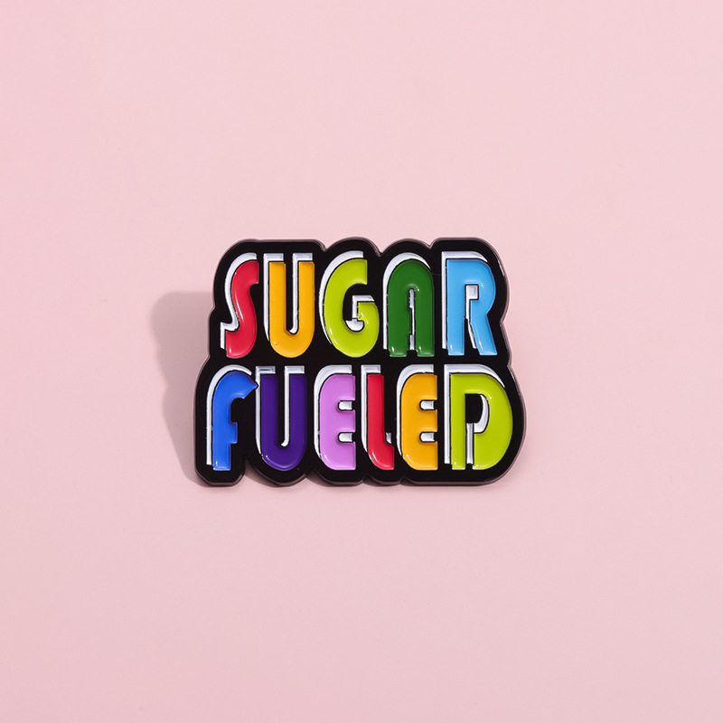 Broche de Metal con letras de  - Jewelry Making History reseña y precio