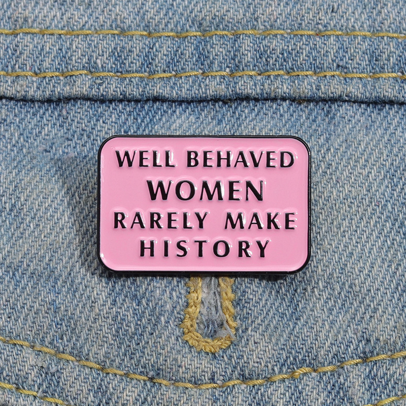 Alfileres de esmalte feminista - Jewelry Making History reseña y precio